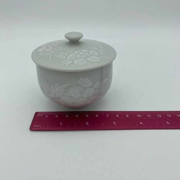 Japanese Tea Pot 5 Cups w/Lids Porcelain White - Picture 9 of 11